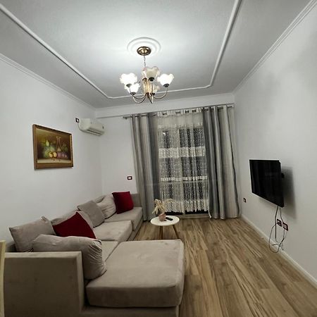 Apartamento Sjsjksdbbd Tirana Exterior foto